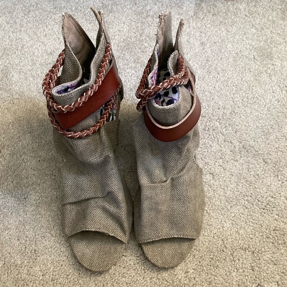 Boho Wedge Sandals - Picture 1 of 5